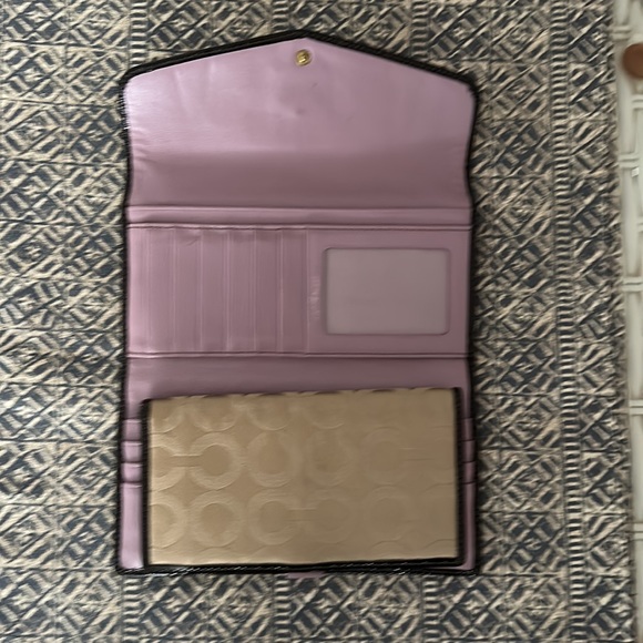 Coach signature Wallet. - Picture 5 of 5